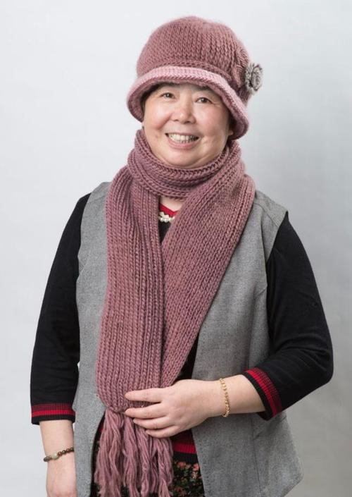 六十岁女性
