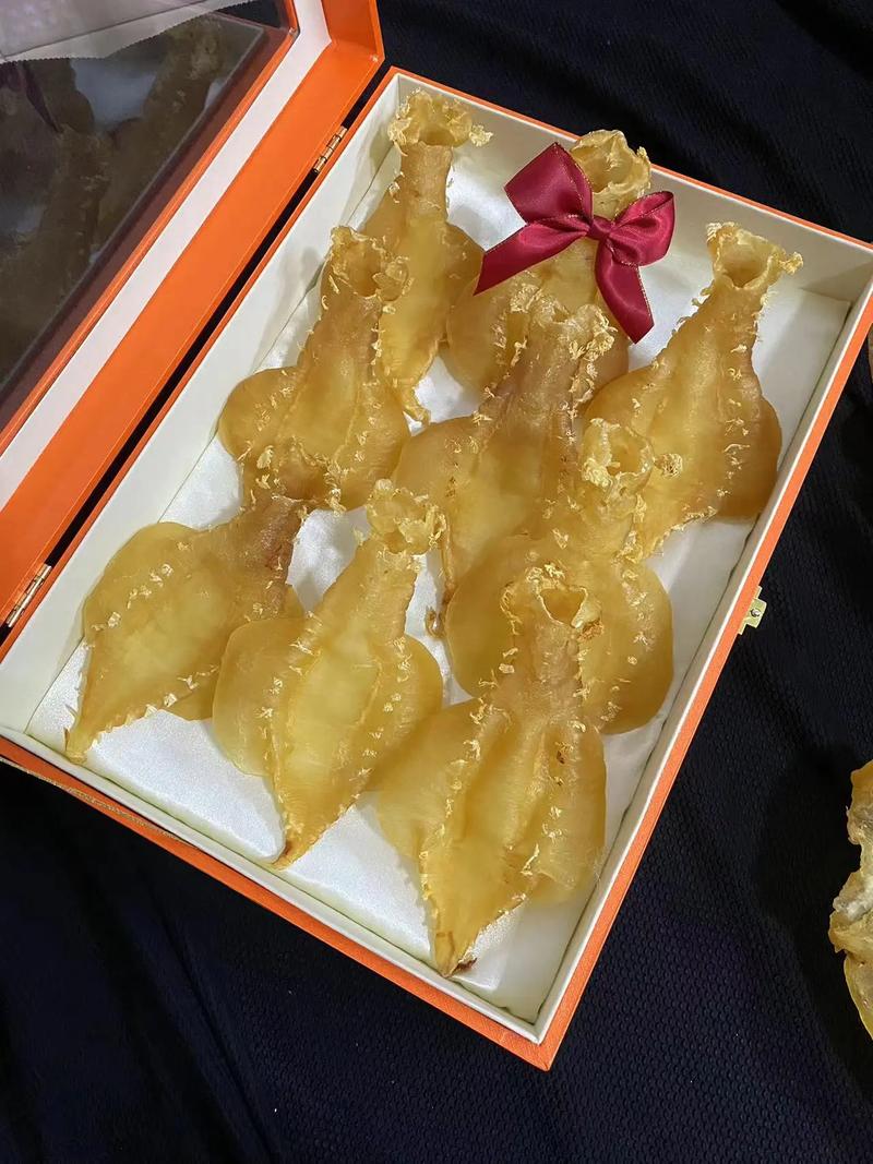  鱼胶