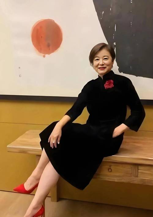 60 岁女性